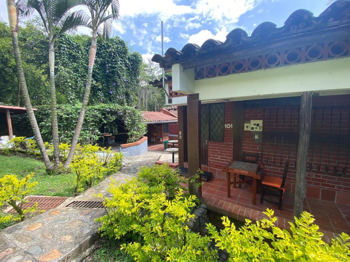 Finca Villa Chalet Del Rio Cali Farm Villa Chalet Cali River Eksteriør billede