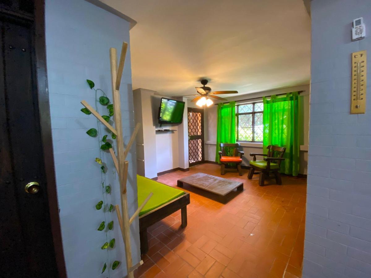 Finca Villa Chalet Del Rio Cali Farm Villa Chalet Cali River Eksteriør billede